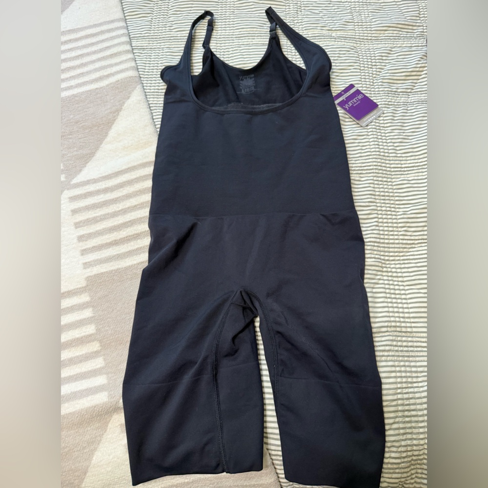 NWT Yummie black singlet shape wear